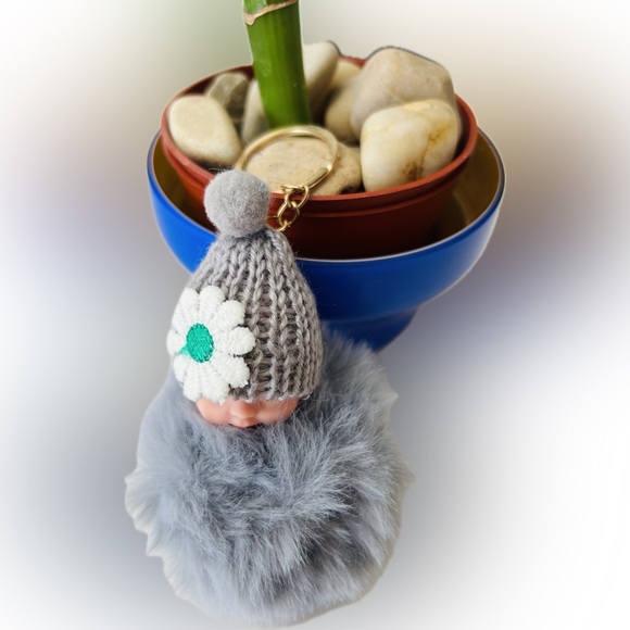 Grey Knit Cute Adorable Flower Hat Fur Baby Doll Fashion Keyring Keychain - Picture 2 of 5